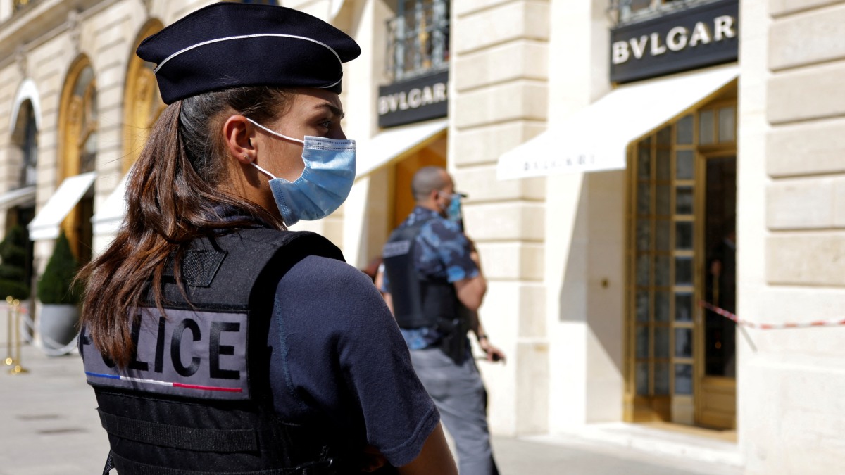 Perampokan bersenjata seorang jutawan di toko perhiasan Bulgari di Paris