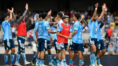 Pachuca festejando un triunfo en partido de la Liga MX