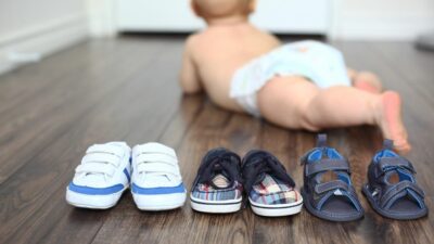 ¿Los bebés deben usar zapatos? Esto dicen los expertos
