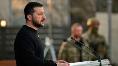 Zelenski, presidente de Ucrania visita el frente de batalla en la ciudad de Avdiivka