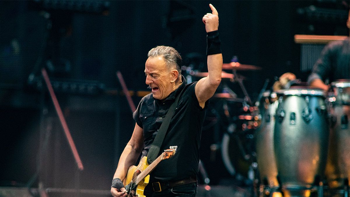 spektakularny występ Bruce'a Springsteena na koncercie w Amsterdamie;  wideo