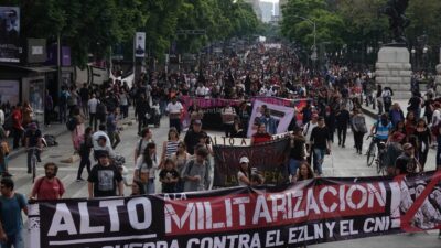 Marcha en apoyo a los Zapatistas, en Paseo de la Reforma, CDMX