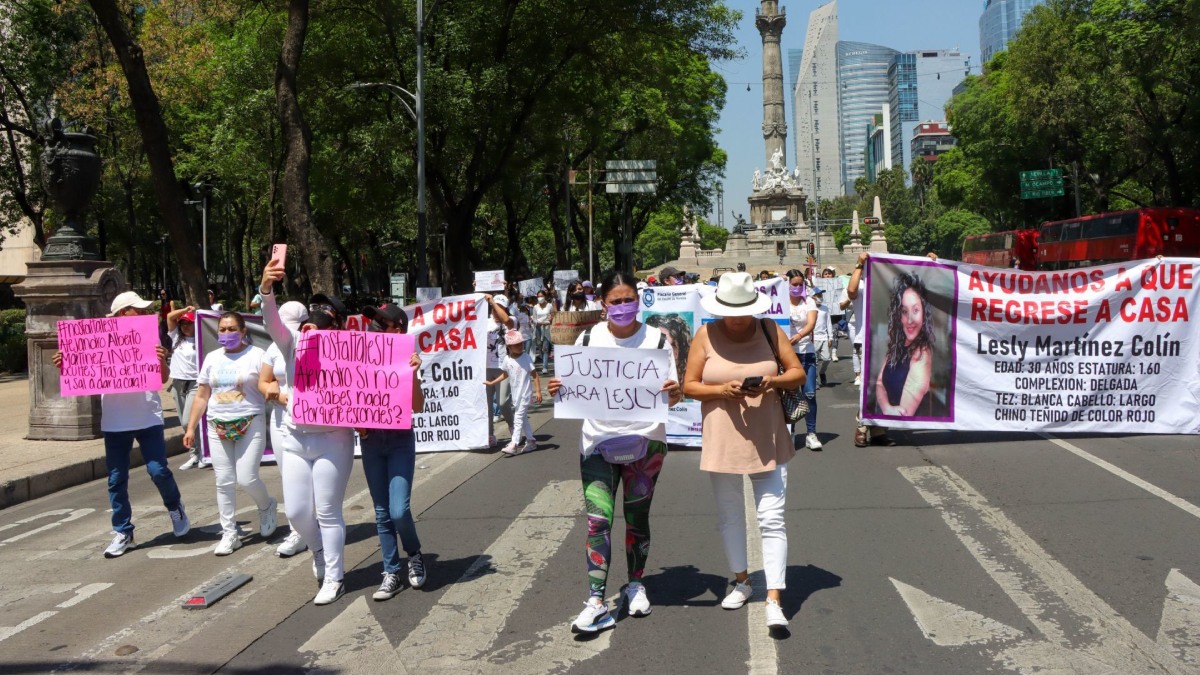 Marcha de familiares de Lesly Martínez en Paseo de la Reforma, CDMX
