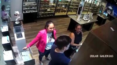 Mujeres roban lentes de sol en tienda de Zapopan, Jalisco