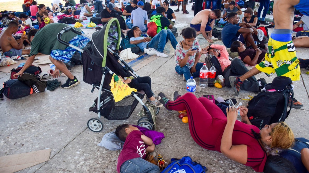 Migrantes del viacrucis descansando en Chiapas