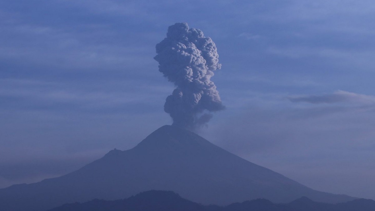 volcan-popocatepetl-registra-4-explosiones-este-jueves-video