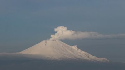 volcan-popocatepetl-registra-fuerte-explosion-en-lunes-1-de-mayo