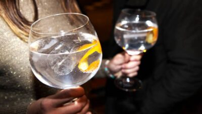 Gin Tonic: historia del coctel que nació como remedio de la malaria
