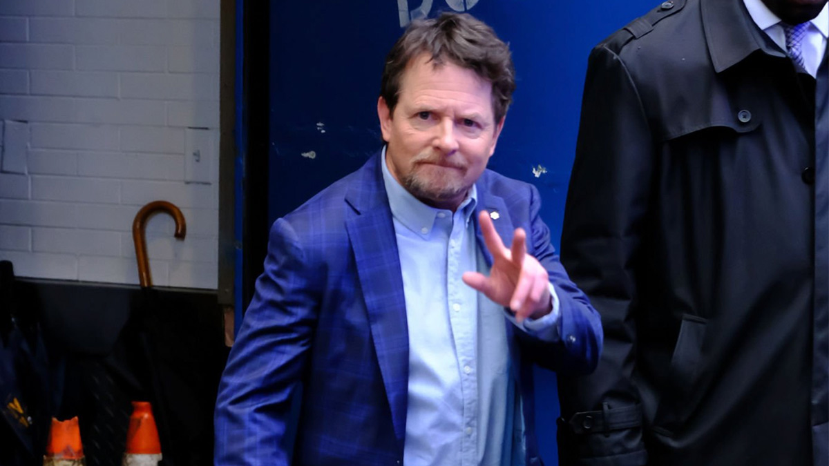 Michael J. Fox Tapes &Quot;Back To The Future&Quot; Panel Sufferers Fall