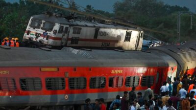 Trenes colisionados en la India
