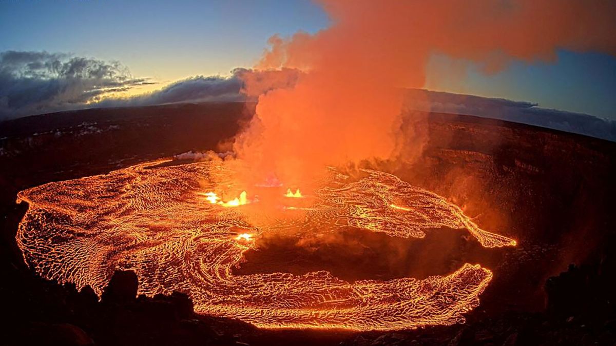 Volcán Kilauea entra en erupción en Hawái